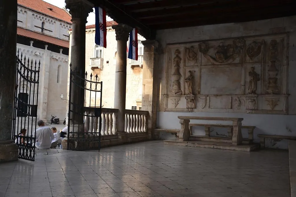 Apartment Mary Trogir 0*,
