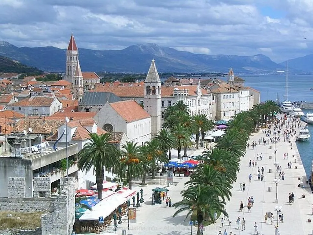 Apartment Mary Trogir 0*,  Kroatië